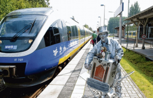 Silbermann Thomas Stephan begrte die Haller-Willem-Gste am Bahnhof Dissen/Bad Rothenfelde. Fotos: Egmont Seiler 